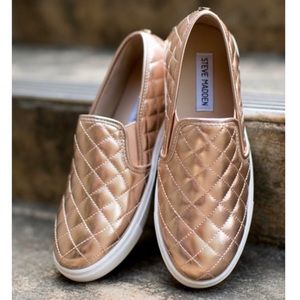 STEVE MADDEN ECENTRCQ ROSE GOLD SLIP ON